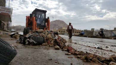 استجابة عاجلة في المكلا لمعالجة أضرار الأمطار وتحسين حركة السير 2