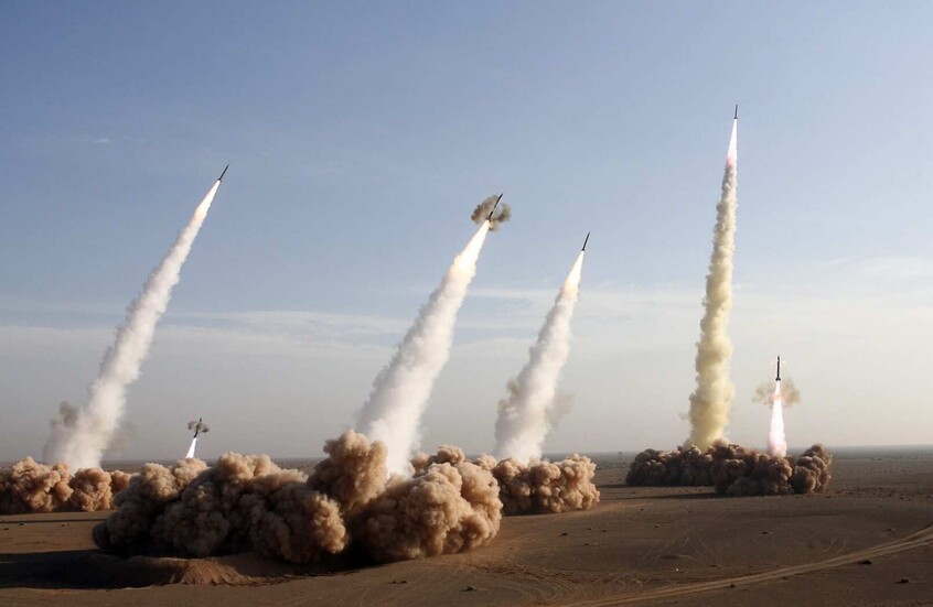 طهران تعلن استهداف إسرائيل وقواعد أمريكية بصواريخ بعيدة المدى ضمن موجة "الوعد الصادق" 1