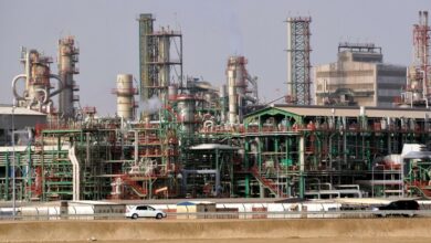 إيران تصدر تحذيرات بإخلاء منشآت الطاقة في الخليج 2