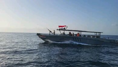خفر السواحل اليمنية تضبط قارباً يحمل 47 مهاجراً إفريقياً في باب المندب 2
