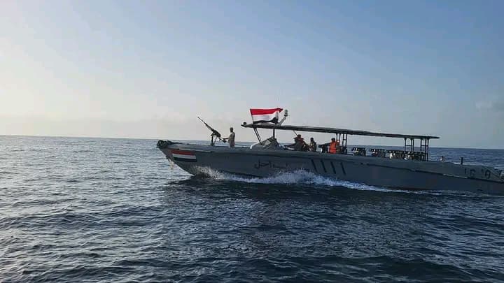 خفر السواحل اليمنية تضبط قارباً يحمل 47 مهاجراً إفريقياً في باب المندب 1