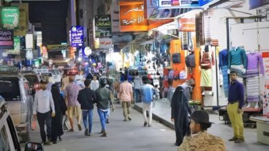 تحسن العملة لا ينعكس على الأسواق في عدن.. مواطنون يشكون جشع التجار وغياب الرقابة 9