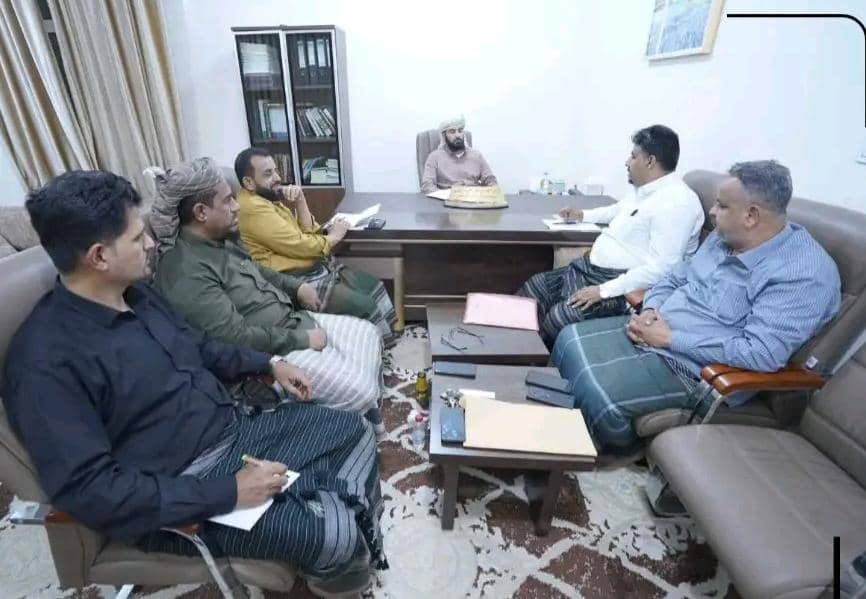 محافظ أبين يناقش مع قيادة مؤسسة الكهرباء سبل تحسين جودة الخدمة والاستعداد للصيف القادم.. 1