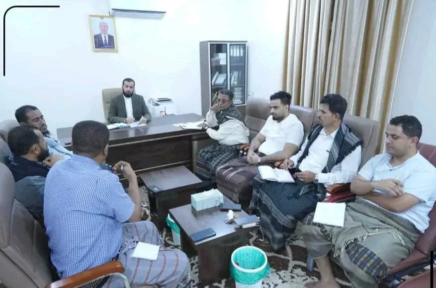 محافظ أبين يناقش مع مدير التخطيط تنفيذ المشاريع الحيوية وتلبية احتياجات المحافظة 1