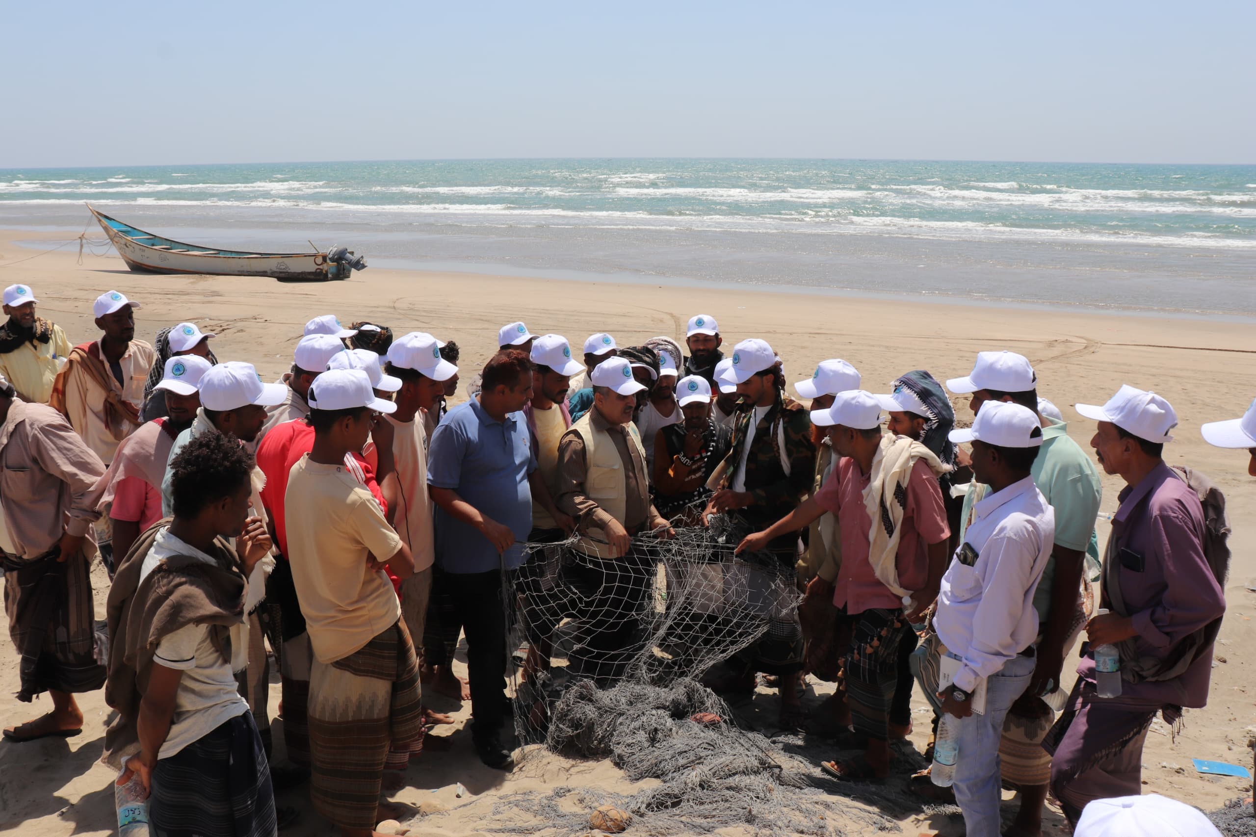 الهيئة الإقليمية (PERSGA) والهيئة العامة لحماية البيئة: تنفيذ برنامج توعية وتواصل مع صيادي منطقة ساحل أبين 1