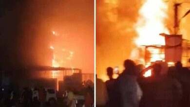 شجاعة شاب من أبين: يخاطر بحياته لإنقاذ عامل من ألسنة اللهب في سوق شعبي بعدن 8