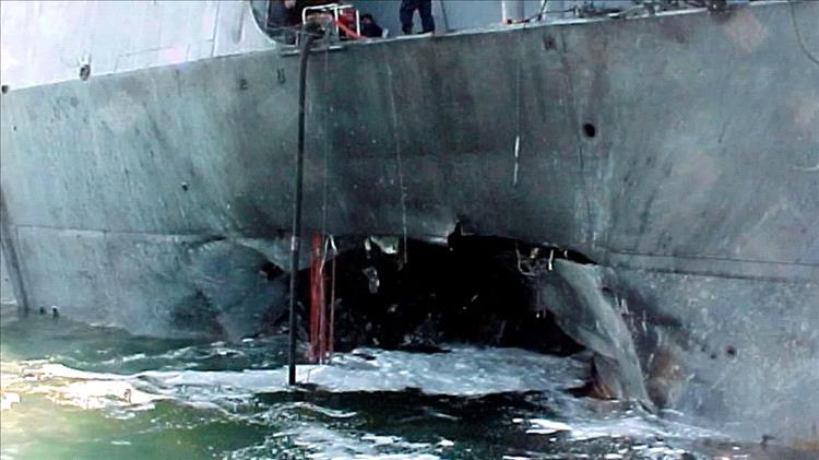 ترامب يتهم إيران بالضلوع في هجوم المدمرة الأمريكية في عدن 1