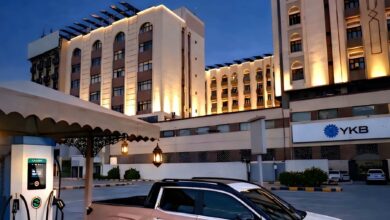 انطلاق أول محطة شحن للسيارات الكهربائية في اليمن بخدمات منافسة ومستدامة 3