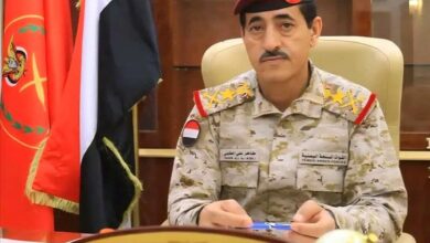 وصول وزير الدفاع إلى عدن تمهيداً لتعزيز التنسيق العسكري 2