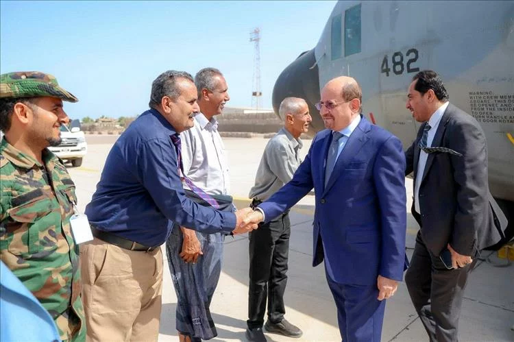 رئيس الحكومة يعود إلى عدن بعد زيارة هامة للرياض: استئناف العمل 1