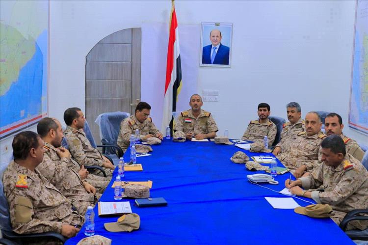 رئيس هيئة الأركان يترأس اجتماعا موسعا لقادة الهيئات والمناطق العسكرية 1