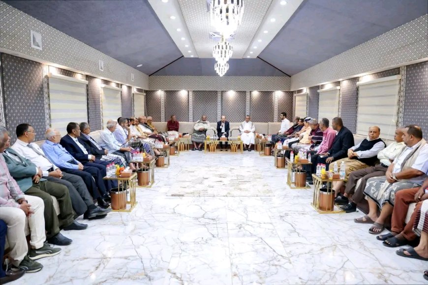 رئيس الوزراء يشدد على دور المنتديات الثقافية في عدن في إسناد مسار إصلاحات مؤسسات الدولة 1