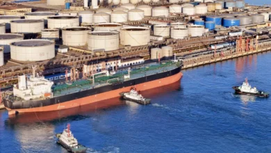 بعد فتح مضيق هرمز.. النفط يتراجع والذهب يواصل تحقيق المكاسب 2