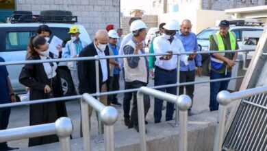 وزير المياه ووفد البنك الدولي يطلعان على التشغيل التجريبي لمشروع محطة الضخ بعدن 2