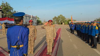وزير الدفاع يتفقد سير العملية التعليمية في كلية الطيران والدفاع الجوي بمأرب 3