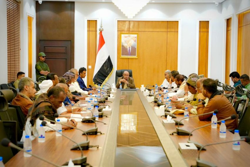 الخنبشي يؤكد على الدور المحوري للأحزاب السياسية ومكونات المجتمع المدني في ترسيخ دعائم الأمن والاستقرار 1