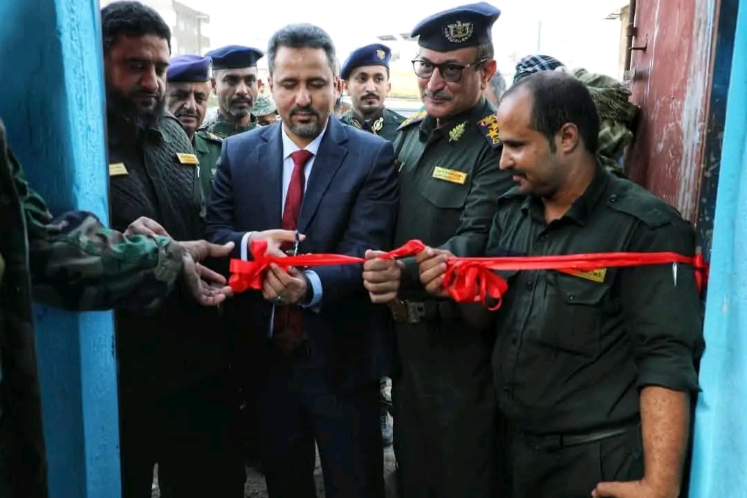 محافظ لحج يفتتح فرع الأحوال المدنية والسجل المدني بمديرية تُبَن 1