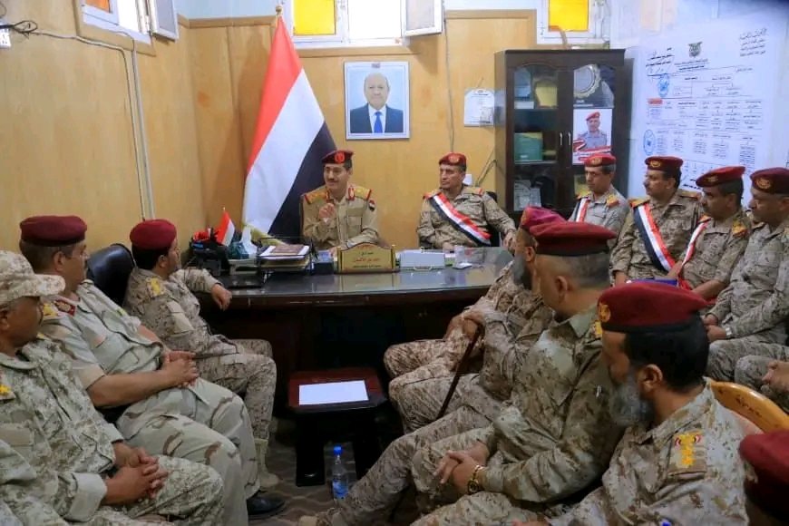 وزير الدفاع يشيد بدور دائرة التوجيه المعنوي في معركة الوعي الوطني 1