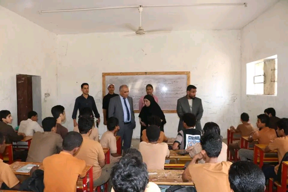 وزير التربية يطلع على سير العملية التعليمية بمدارس مدينة الشعب بعدن 1