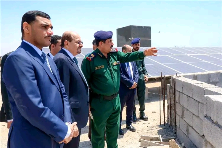 رئيس الوزراء يدشن العمل بمبنى وزارة الداخلية ويؤكد انها ركيزة أساسية للاستقرار المجتمعي ودعمها أولوية حكومية 1