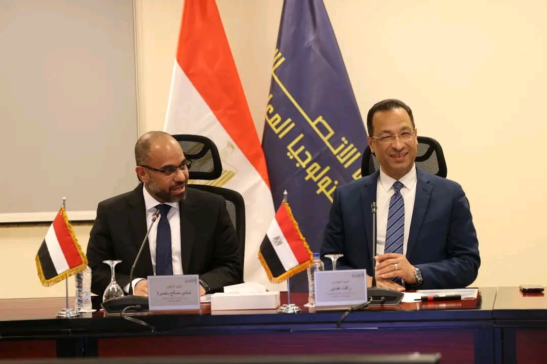 وزير الإتصالات يبحث مع نظيره المصري تعزيز التعاون المشترك 1