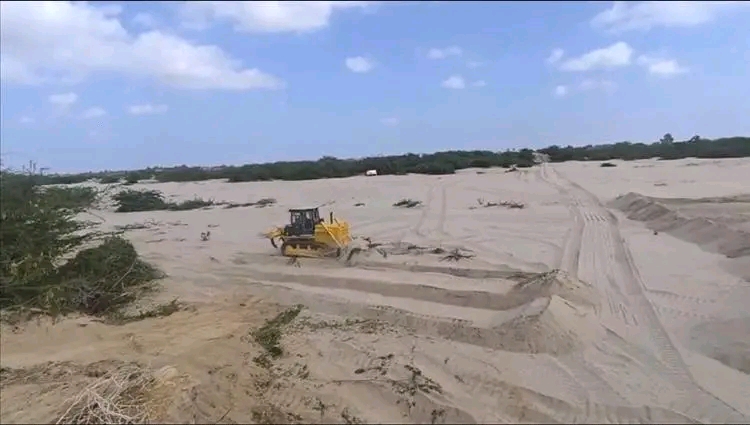 إزالة الرمال من الخط الدولي (العلم – زنجبار) وتدشين أعمال تأهيل بدلتا أبين وأحور 1