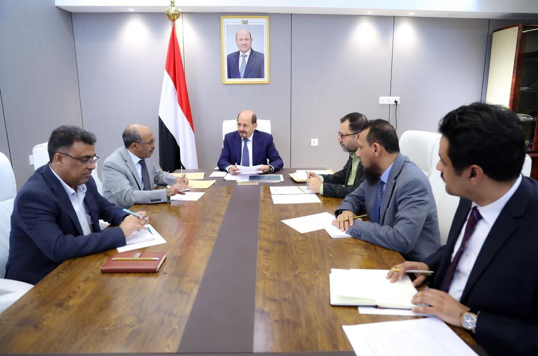 رئيس الوزراء يترأس اجتماعاً للجنة إدارة الأزمات لمناقشة تحديات قطاع الطاقة والخدمات 1