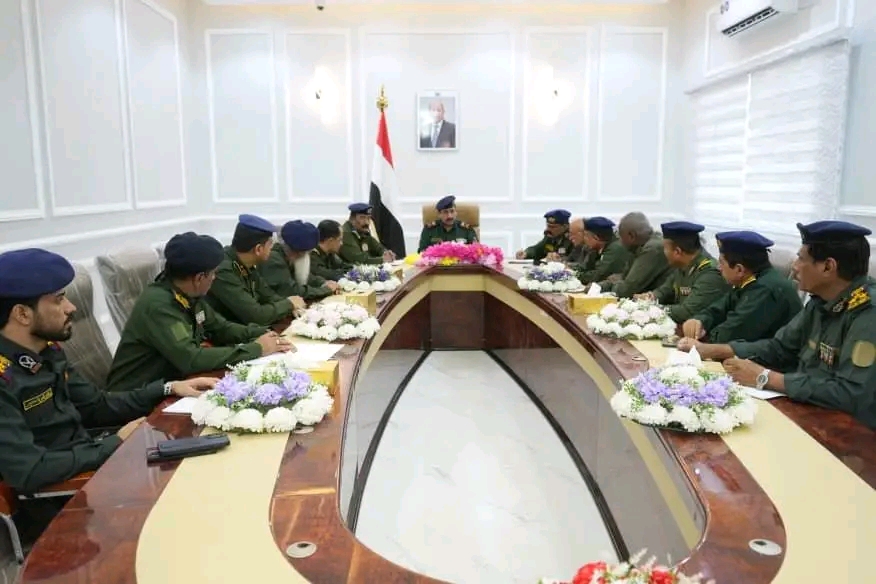 وزير الداخلية يترأس اجتماعاً لوكلاء ومدراء عموم الوزارة في العاصمة المؤقتة عدن 1