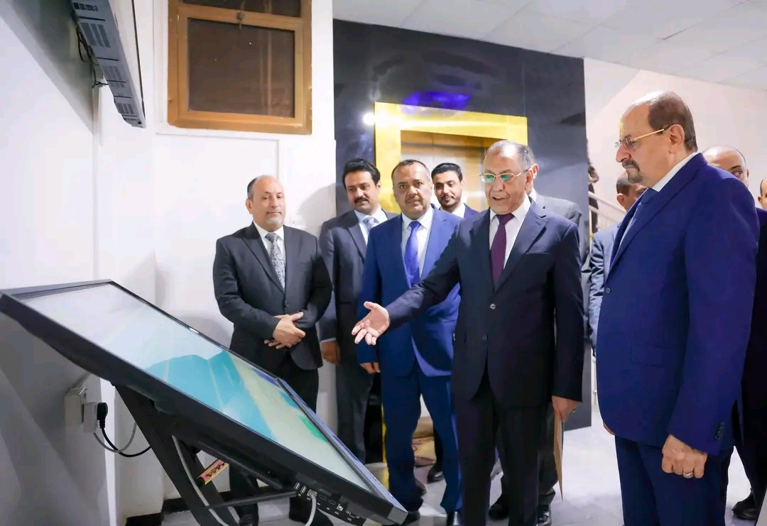 رئيس الوزراء يزور وزارة الصناعة ويؤكد على تحديث آليات الرقابة واعتماد الرقمنة 1