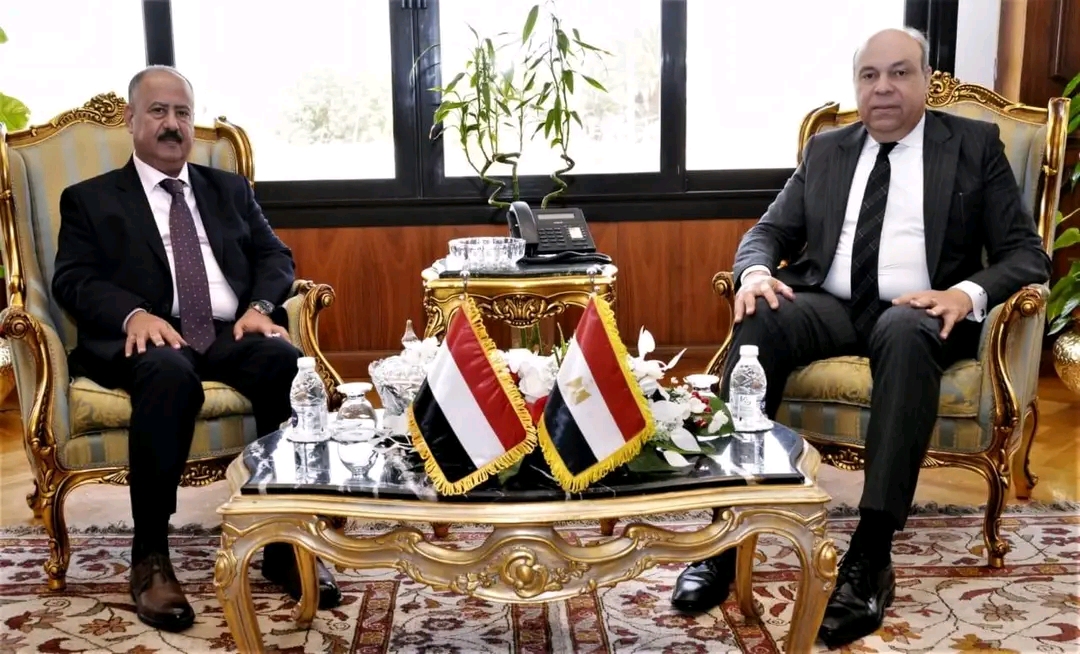 وزير النقل يبحث مع وزير الطيران المدني المصري تعزيز التعاون في قطاع الطيران والملاحة الجوية 1