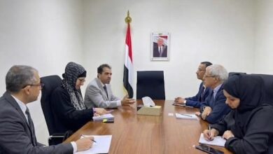 نائب وزير الخارجية يلتقي رئيس بعثة الصليب الأحمر في عدن بمناسبة انتهاء فترة عمله 10
