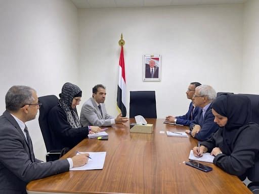 نائب وزير الخارجية يلتقي رئيس بعثة الصليب الأحمر في عدن بمناسبة انتهاء فترة عمله 1