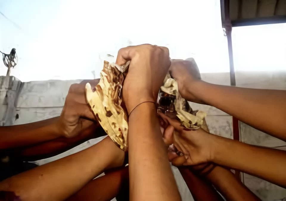 كارثة معيشية تتفاقم.. والحكومة غارقة في صراع الكراسي 1