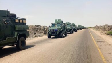 وصول تعزيزات عسكرية إلى عدن عبر منفذ الوديعة وسط تحركات أمنية واسعة 2