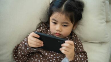 الشاشات تهدد نمو الأطفال.. تحذيرات علمية من آثار تمتد حتى البلوغ 2