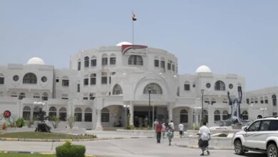 المجلس المحلي والمكتب التنفيذي بمحافظة أبين يؤكدان تأييدهما لخطوات المحافظ في تعزيز الأمن والاستقرار 2