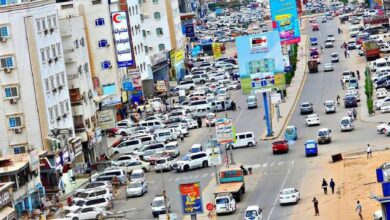 عدن: موجة حر شديدة وانقطاعات الكهرباء المتواصلة تزيد من معاناة المواطنين 2