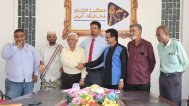 مدير إعلام أبين ينجح في إنهاء خلاف بين مدير الكهرباء والصحفي جمال حسين وإنهاء القضية من النيابة 2