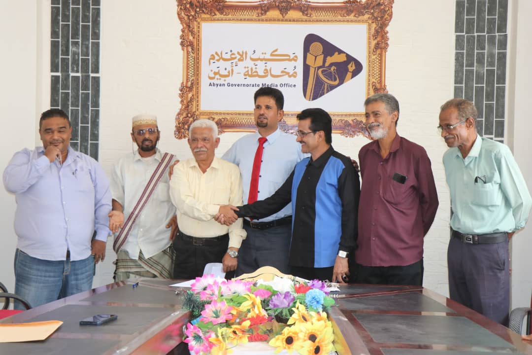 مدير إعلام أبين ينجح في إنهاء خلاف بين مدير الكهرباء والصحفي جمال حسين وإنهاء القضية من النيابة 1