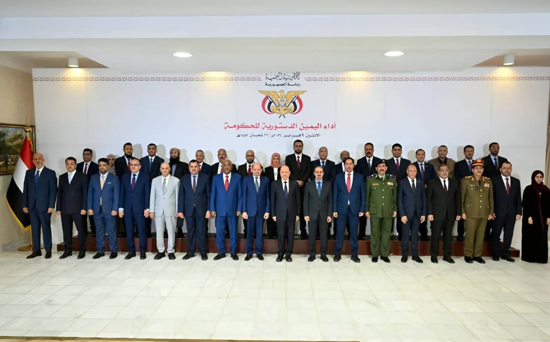 بعد شهرين من تشكيل الحكومة.. غضب شعبي يتصاعد: لا رواتب ولا خدمات وارتفاع في أسعار المشتقات النفطية! 1