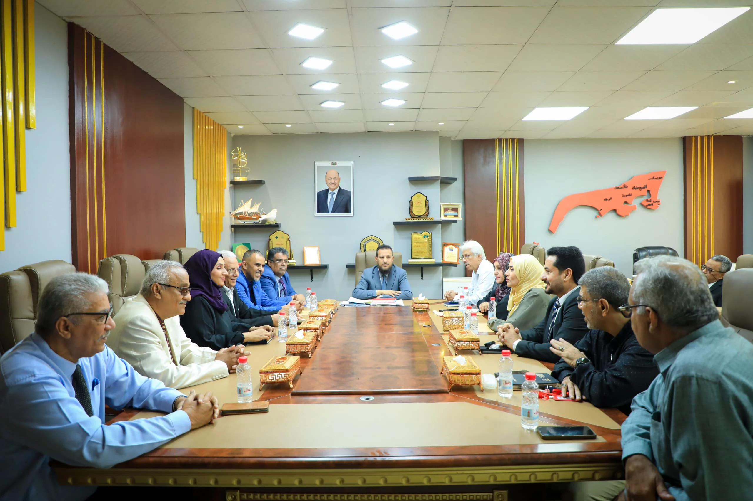 المحافظ عبدالرحمن شيخ يلتقي بمديري عموم المكاتب التنفيذية المكلفين حديثا ويؤكد أهمية العمل بروح الفريق الواحد 1