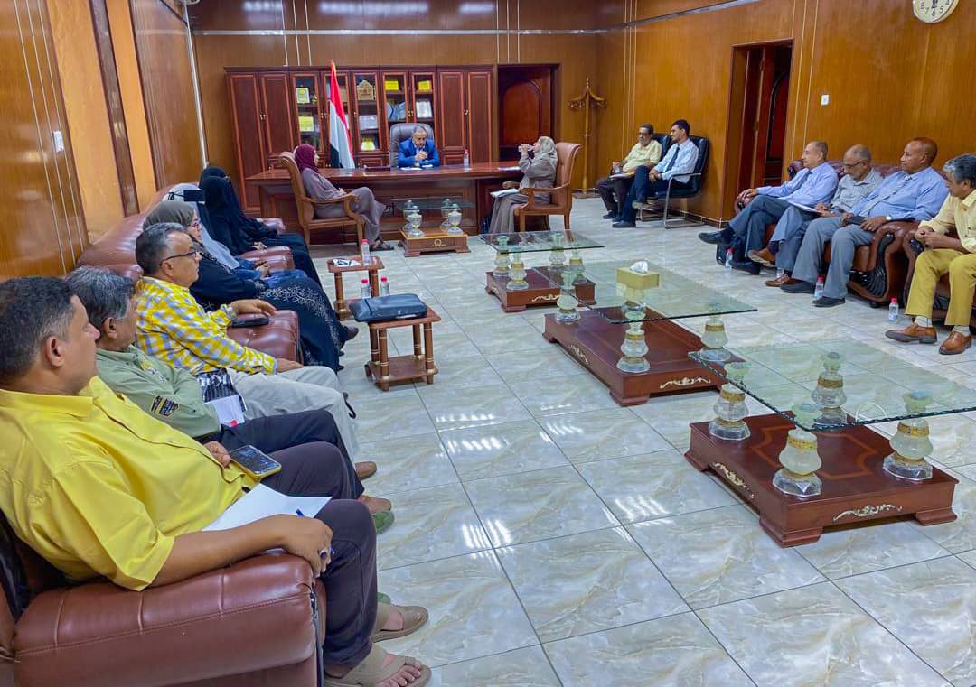 رئيس جامعة عدن يناقش تطوير الأداء الإداري وتعزيز كفاءة العمل المؤسسي 1
