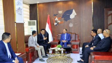 وزير الصناعة والتجارة يبحث مع وحدة المعلومات المالية تعزيز الرقابة وحماية الاقتصاد الوطني 2