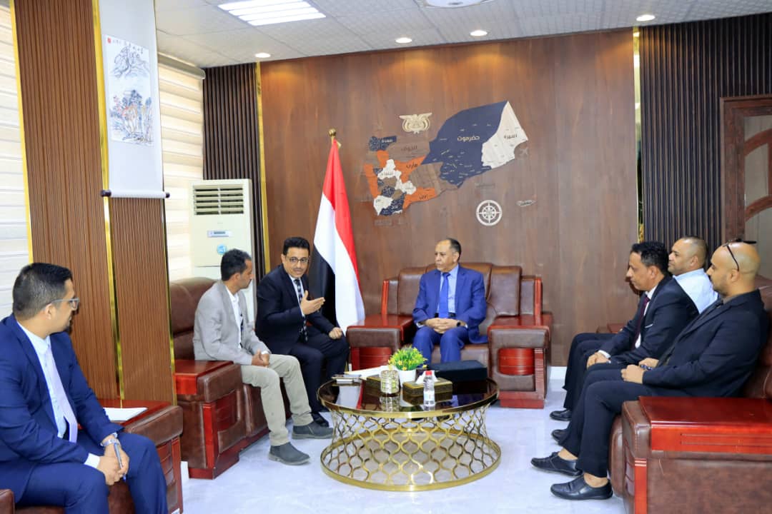 وزير الصناعة والتجارة يبحث مع وحدة المعلومات المالية تعزيز الرقابة وحماية الاقتصاد الوطني 1