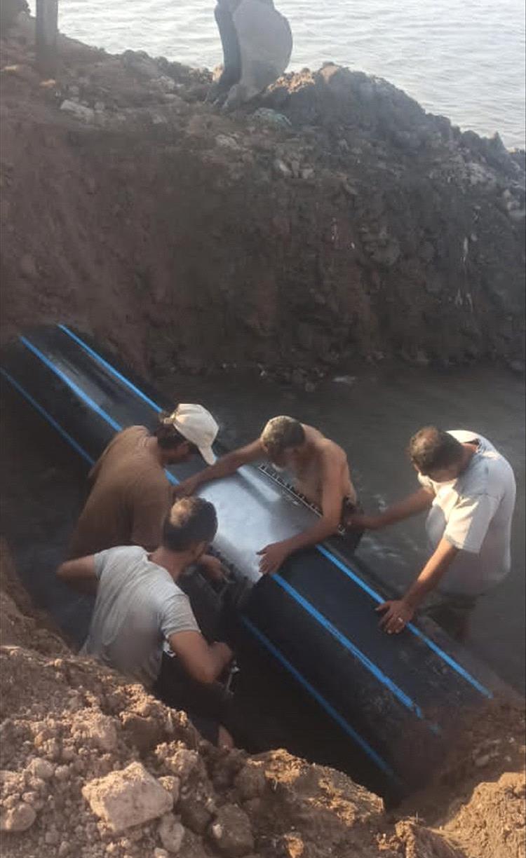 عدن: إصلاح كسر مفاجئ في خط المياه الرئيسي بقطر 24 إنش واستئناف الضخ تدريجياً 1