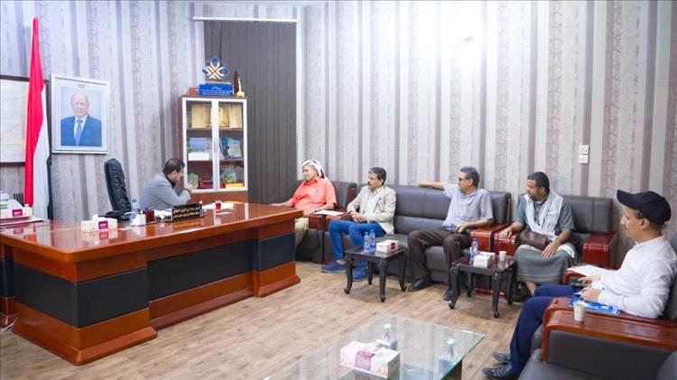 محافظ شبوة يدعو إلى تبني خطة عاجلة لتأهيل قطاع (4) النفطي ويشيد بدور نقابة عمال قطاع (5) 1