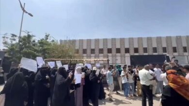 معلمون متعاقدون في عدن يطالبون بالتثبيت وتحسين أوضاعهم الوظيفية 4