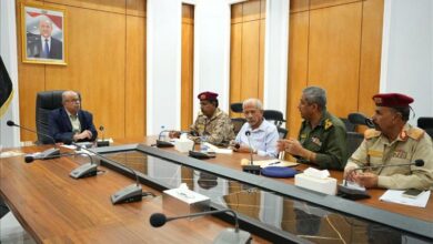 تحقيق عاجل وتأكيد على حماية المدنيين.. الخنبشي يترأس اجتماعًا استثنائيًا لأمن حضرموت 4