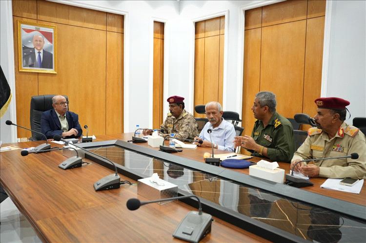 تحقيق عاجل وتأكيد على حماية المدنيين.. الخنبشي يترأس اجتماعًا استثنائيًا لأمن حضرموت 1