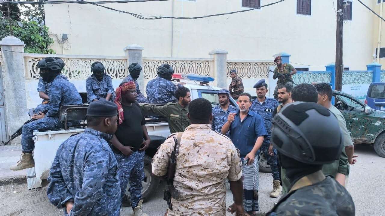 حملة أمنية واسعة تضبط مطلوبين وتلاحق مطلقي النار العشوائي 1